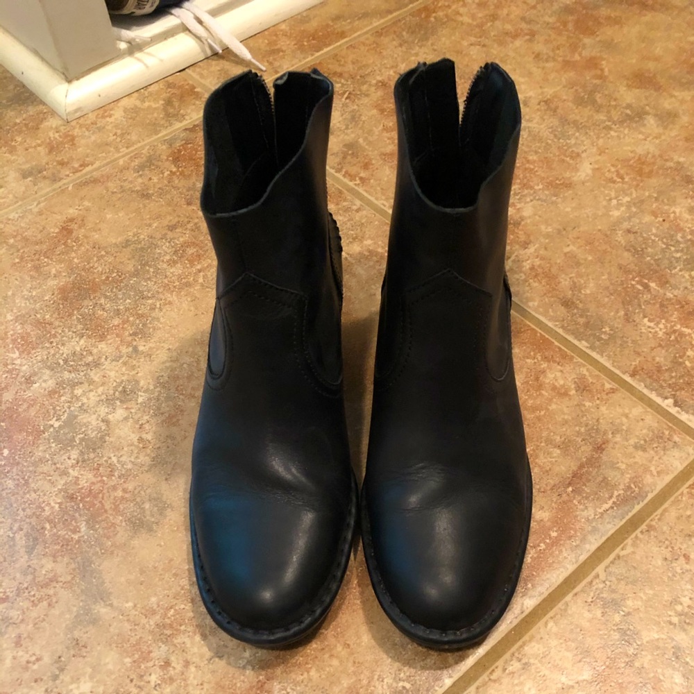 Women’s UGG Boots